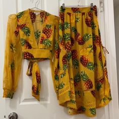 Nwot Pineapple Skirt Set! Super Cute! Too Small P2p 17 Inches V Cut 12.5 Inches Full Length Top 16 Inches Sleeve Length 27 Inches Yellow Cotton Flared Skirt, Yellow Two-piece Summer Dress, Yellow Bohemian Flared Skirt, Yellow Two-piece Set For Summer, Yellow Two Piece Skirt Set, Cruise Outfits, V Cuts, Skirt Top, Skirt Set