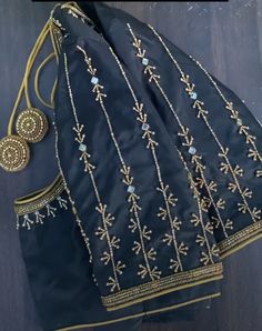 Black Blouse Maggam Work Designs, Simple Wedding Blouse Designs, Traditional Saree Blouse Designs, Blouse Aari Work, Blouse Designs Aari Work, Kurti Skirt, Baby Dress Embroidery, Blouse Maggam Work, Blue Blouse Designs