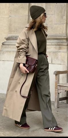 Trenchcoat Outfit, Old Money Fashion, Adidas Samba Outfit, Money Fashion, Look Adidas, Trench Coat Outfit, New Identity, Mode Boho