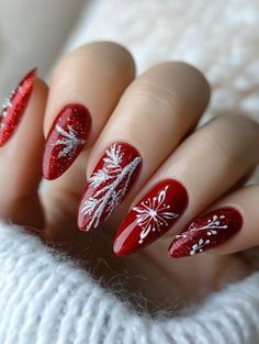 Christmas Manicure Ideas, Gold Holiday Nails, Red Christmas Nail, Green Christmas Nails, Plaid Nail Designs, Nails 2025, Festive Holiday Nails, Christmas Nail Colors, Red Ombre Nails