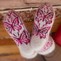 If you love butterflies, these socks are perfect for you. The bottoms of the socks are just as pretty as the tops with a pair of butterflies on the soles caressing your feet. Magic happens when you put your feet together, and the individual designs from each sock merge into one to create a beautiful butterfly surrounded by a magical rose garden. Just put them on and enjoy the view! Siberia Spirit's amazing properties are ultra warm, odor resistant, wick moisture, and ideal thermoregulator. Also