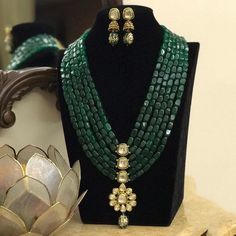 meena kundan Long Emerald Green Pearl Necklace With Earrings/Long Mala/Sabyasachi Indian Necklace/Pakistani Jewelry/Punjabi Jewelry / Long ranihaar Easy to wear, it  gives you a classy Look. It can be wear in any occasion with matching salwar saree or any traditional outfit. The fish hook is also attached at the top of earring for smooth wear and removal of earrings. Victorian Antique meena kundan Long Emerald Green Pearl Necklace With Earrings/Long Mala/Sabyasachi Indian Necklace/Pakistani Jewe Bollywood Earrings, Collar Verde, Green Beaded Necklace, Indian Necklace, Indian Jewelry Sets, Kundan Necklace, Pakistani Jewelry, Indian Wedding Jewelry, Bridal Jewellery Indian