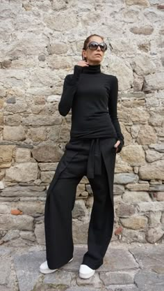 NEW Loose Black Pants / Wide Leg Pants /Extravagant Trousers | Etsy Loose Black Pants, Mode Edgy, Shop By Outfit, Look Boho Chic, Mode Casual, Pants Wide Leg, Looks Style, Outfits Casuales, Black Outfit