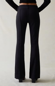 Stretch Black Low Rise Flare Pants Orchestra Outfit, Low Rise Black Pants, Low Rise Flare Pants, Fall Outfit Inspiration, Boho Lifestyle, Black Flare Pants, Fall Ootd, Fall Pants, Office Siren