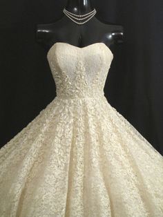 Vintage 1950's 50s STRAPLESS Ivory Lace by VintageVortex on Etsy 1950s Cream Dress For Vintage Fashion, 1950s Style Cream Vintage Dress, 1950s Style Ruffled Wedding Dress, 1950s Cream Wedding Dress, Early 1960s Fashion, 1950s Fitted Dress With Lace Trim, Wedding Dress Gown, Strapless Party Dress, 1950s Dresses