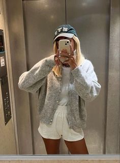 Class Outfits, Look Adidas, Estilo Indie, Skandinavian Fashion, Mode Inspiration, Style Outfits, College Outfits, Spring Summer Outfits, Comfy Outfits