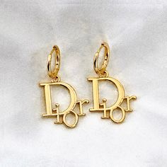 Chanel Gold Jewelry, Gold Luxury Jewelry, Dior Gold, Aesthetic Earrings, Dior Earrings, Preppy Jewelry, Expensive Jewelry Luxury, Luxe Jewelry, Luxury Earrings