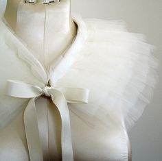 Bridal Headgear, Tulle Bolero, Tulle Collar, Wedding Capelet, Bridal Capelet, Diy Skirts, Pizza Bianca, Fabric Construction, Dress Forms