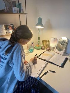 #study #motivation #aesthetic Sophie Diloretto, Highschool Homeschool Aesthetic, School Goals, Academic Validation, Studying Life, Study Inspo