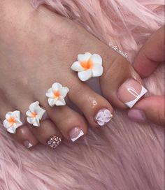 Acrylic Toes French Tip With Diamonds, 3d Flower On Toenails, Toe Nails White Design, Baddie Pedicure Ideas, French Toes With Flower, White Toes Ideas, Acrylic Toes With Flowers, White French Tip Toes With Design, Spring Nails And Toes Matching