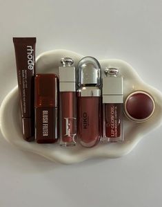 Lippies Aesthetic, Makeup Collection Aesthetic, Trendy Makeup Products, Lip Gloss Aesthetic, Aesthetic Makeup Products, Make Up Inspiration, American Threads, Trendy Boutique, Makeup Obsession