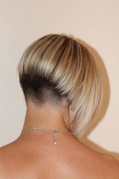 Straight Long Hair Back View Haircut For Short Straight Hair  Short Haircut For Women Dxxnn Back Of Bob Haircut, Short Hair Back View, Short Wedge Hairstyles, Bob Haircut Back View, Very Short Bob Hairstyles, Wedge Haircut, Angled Bob Haircuts