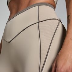 For lasting flexibility and support, nothing beats the 4-way stretch fabric of Tempo Leggings. Designed with sweat-wicking technology and fabric that moves with you, rep after rep. Sport Clothes Design, Contrast Texture, Textured Leggings, Body Awareness, Sportswear Fashion, Activewear Fashion, Low Impact Workout, Autumn Fashion Casual, Workout Guide