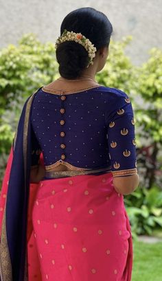 Border Less Saree Blouse Design, Pattu Pattern Blouse Designs, High Back Neck Blouse Designs, Mysuru Silk Saree Blouse Designs, Pan Shape Neck Design Blouse, Venkatagiri Pattu Sarees Blouses Designs, Front Neck Blouse Design Latest, Back High Neck Blouse Designs, Blouse Pattern Latest