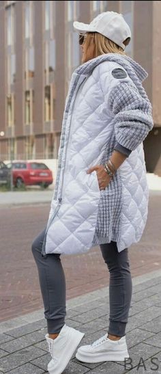 Comfortable Winter Outfits, Dressy Casual Outfits, Coat Women Fashion, Embroidered Clothes, Winter Mode, Sporty Outfits, Casual Street Style, Winter Fashion Outfits