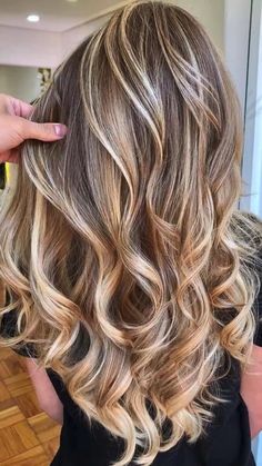 Golden Hair Color, Golden Blonde Hair Color, Rambut Brunette, Golden Blonde Hair, Balayage Hair Blonde, Golden Hair, Winter Hair Color, Brown Blonde Hair, Hair Done