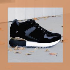 Sneakers con cuña interna para mujer en color negro Gioseppo Havelange 60833. Características: Cierre con cordones, altura de la suela 2 cm, zapato de estilo casual, suela de goma termoplástica, exterior piel y sintético e interior forro y planta textil. #catchalotlovers #moda #catchalotonline #nuevacoleccion #zapatosdemujer #shoes #fashion #catchalot #catchalotaw20 #zapatos #rebajas #rebajasaw20 #descuentos #sales #rebajaszapatos #gioseppo Ballerinas, Loafer Flats