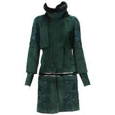 Tom Ford for Gucci Forest Green Suede Embroidered Coat Designer size 42 - US 6 100% Leather, Fur Funnel Collar, Exquisitely Embroidered with Ribbon and Threads, Fully Lined in Silk, Two Side Pockets, Zipper and Snap Buttons Closure, Zip Closure at Sleeves, Patent Leather and Velvet Details. Measurements: Length - 38 inches, Bust - up to 34, Waist - 31, Sleeve - raglan, 32 from the neck. Made in Italy Brand new condition without tag. Listing code: 02201854580630958 Tom Ford For Gucci, Tom Ford Gucci, Gucci Coat, Embroidered Coat, Fur Collar Coat, Cute Coats, Military Coat, Collar Coat, Embroidered Leather