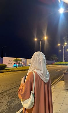 Islamic Girl Aesthetic, Hijabi Girl Dp, Girl Hijab Aesthetic, Aesthetic Hijabi Girl, Abaya Poses, Islamic Girls Dpz, Islamic Girl Dp, Hijab Girl Aesthetic, Hijabi Dp