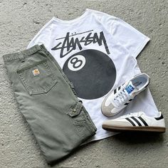 Chill Mens Fashion, Men Outfits Graphic Tees, Vintage Tshirt Men Outfit, Baggy Clothes Outfit Men Black, Minimalistic T Shirt, Stussy Tee Outfit, Stussy Tshirt Outfit, Stussy Outfit Men, Teen Boys Style