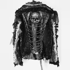 Battle Jacket, Style Rock, Custom Jacket, Estilo Punk, Punk Outfits, Punk Goth, Punk Style, Dark Fashion, Rock Style