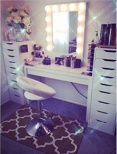 With all my makeup and hair products, I definitely need a vanity in my room! Purple Vanity, Rangement Makeup, Dream Vanity, Ikea Alex Drawers, Makeup Station, Babe Cave, Decor Ikea, Glam Room