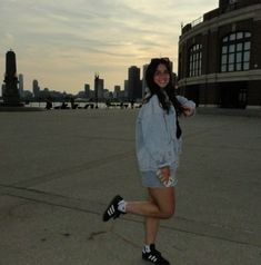 #chicago #city #aesthetic #digital #sambas #fit Chicago City Aesthetic, Sambas Fit, Streetwear Fits, Chicago City, City Aesthetic, City Girl, Chicago, Street Wear, Pins