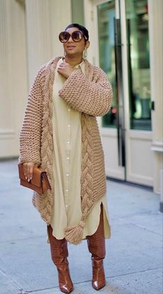 Winter Wear Women, Casual Work Outfits Women, Trendy Plus Size Fashion, Winter Attire, Autumn Outfits, Funky Fashion, Casual Work Outfits, Cozy Sweater, Work Outfits Women