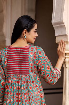 Kurti Back Designs, Blouse Pattern Indian, Summer Frocks, Brocade Blouse Designs, Mayan Art, Ikat Dress, Designer Kurti Patterns