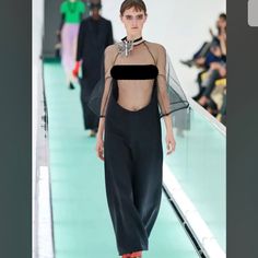 From 2018 Gucci Runway Show , Brand New ! No Sign Of Wear ! Label Size 38 , Same As Us Size 2 Gucci Summer Party Dress, Gucci Designer Party Dress, Designer Gucci Party Dress, Gucci Summer Dress For Night Out, Chic Gucci Dress For Night Out, Gucci Black Designer Dress, Gucci Black Evening Dress, Gucci Summer Cocktail Dress, Black Designer Gucci Dress