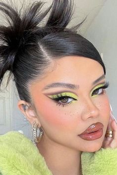 Cute Eye Makeup, Eye Makeup Designs, Dope Makeup, Green Eyeshadow, Doll Makeup, Makeup Eye Looks, Creative Eye Makeup, Creative Makeup Looks