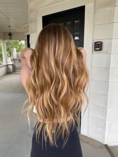 Brown Hair With Honey Blonde Highlights, Golden Strawberry Blonde Hair, Caramel Blonde Hair, Honey Blond