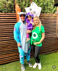 Disney Family Costumes For 3, Pregnant Halloween Costumes Family, Halloween Makeup Disney, Holy Cow Costume, Disney Halloween Costumes For Women, Disney Halloween Costumes Diy, Disney Family Halloween Costumes, Diy Disney Halloween Costumes, Halloween With Baby