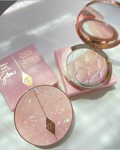 Alat Makeup, Makeup Bag Essentials, Smink Inspiration, Makeup Needs, Makeup Items, Makeup Essentials, Pretty Makeup, Cute Makeup