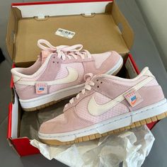 Pink Women’s Dunk Low Se Size 7. In Great Condition. Only Worn Once Dunks Pink, Nike Shoes Pink, Pink Dunks, Teddy Bear Pink, Pink Nike Shoes, Bear Pink, Jordan Shoes Girls, All Nike Shoes, Pink Teddy Bear