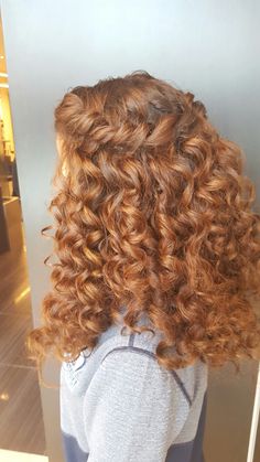 Braid For Prom, Auburn Curls, Curly Braids, Natural Curly Hair, Goddess Braids Hairstyles, Waterfall Braid, Makijaż Smokey Eye, Penteado Cabelo Curto, African Braids Hairstyles