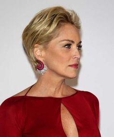 Sharon Stone Pixie Haircuts for Over 50 Pixie-cut Lang, Sharon Stone Hairstyles, Heather Locklear, Long Pixie, Stylish Haircuts, Sharon Stone, Short Blonde