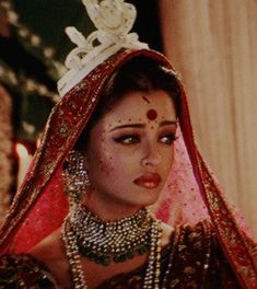 Old Bollywood Aesthetics, Devdas Aishwarya Rai, Indian Retro, Makup Looks, Youre Like Really Pretty, Bengali Bride, Pakistani Wedding Outfits