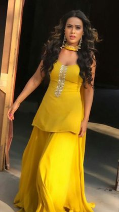 Simple Haldi Dress Ideas, Diwali Pics, Dhoti Dress, Panjabi Dress, Nia Sharma, Sharara Designs, Haldi Outfits, Long Anarkali, Indian Outfits Lehenga