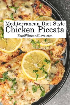 chicken piccata with lemons and herbs on top