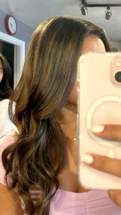 hair inspo ! Chocolate Brown Balayage Money Piece, High Light On Brown Hair, Highlights On Morena, Selena Gomez Highlights Hair, Good Highlights For Dark Brown Hair, Hair Highlights For Medium Skin Tone, Dyed Hair For Filipinos, Brown Hair Full Head Highlights, Few Blonde Highlights On Brown Hair