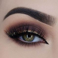 Atlanta Makeup, Holiday Makeup Looks, Glitter Liner, Makeup Needs, Makeup Tricks, Make Up Looks