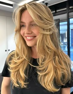 Blonde Layered Hair, Dirty Blonde Hair, Hairstyles For Layered Hair, Blonde Hair Inspiration, Long Hair With Bangs, Long Blonde, Long Layered Hair, Haircuts For Long Hair, Long Blonde Hair