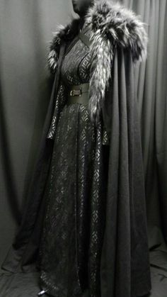 Black Silver Dress, Black And Silver Dress, Diy Kostüm, Satin Noir, Fantasy Dresses, Dress Leather, Sansa Stark, Fantasy Costumes, Fantasy Dress