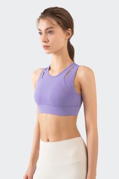 This sports bra has a higher side design to help solve side chest problems, effectively improving bounce control and reducing vibration. Widened hem design, covering a wider area, further strengthen the support and bearing force. Let you focus on medium/high impact workouts such as Running, Tennis, HIIT, Gym Upper Body Strength Taining etc. #womenbras #sportbras #croppedtops #tanktops #comfybras #sportywears #womenfashion #crossoverbrasandtops #Zioccie High Support Bra, Exercise Activities, Sports Crop Tops, Supportive Sports Bras, Side Chest, Camisole Bra, Body Strength, Active Tank Tops, Side Design