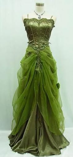 Contact+us:+lisamony@outlook.com Please+left+message+what+color+you+need+when+you+order+it.Besides+the+picture+color,+you+can+also+choose+any+color+you+want. Fashion+Sexy+Green+Tulle+Evening+Dress+With+Beading Processing+time:+12-21+business+days Shipping+Time:+3-5+business+days "Fabri... Masquerade Ball Dresses, Green Evening Gowns, Prom Dress Inspiration, فستان سهرة, Skirt Maxi, Fairytale Dress, Green With Envy, Vestidos Vintage, Fairy Dress