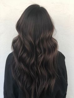 Hair Color Brunettes, Brown Hair Inspiration, Dark Brunette, Brunette Balayage Hair, Brown Hair Balayage