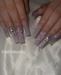 White Nails With Bling, Purple Quince Nails, Purple Aesthetic Nails, Cute Valentines Nails, Nail Art 2022, Quince Nails, Acrylic Nails Almond Shape, Quinceanera Nails