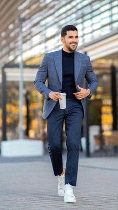 Outfit Con Blazer, Nyc Mens Fashion, Blue Blazer Outfit Men, Men Vest Outfits, Suits And Sneakers, Stylish Mens Suits, Blazer Outfits Men, Mens Smart Casual Outfits, Mens Business Casual Outfits