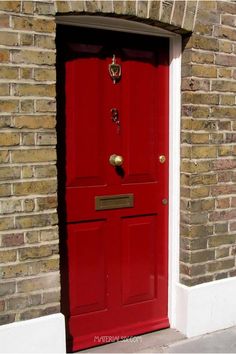 Stunning Front Door Colors for Red Brick Houses Brick House Front Door, Front Door Color Ideas, Door Color Ideas, Paint Your Front Door, Front Door Color, Door Shades, Brick Houses, Entryway Inspiration